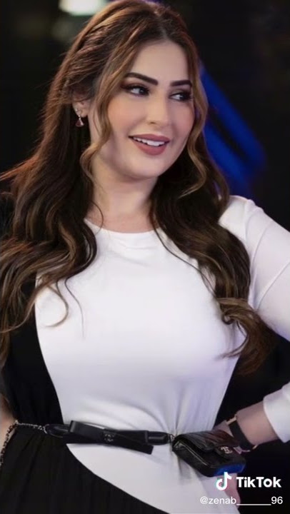 مدلله بدر النواهي مكحله والهدب ساهي /بصوت جميل جدا