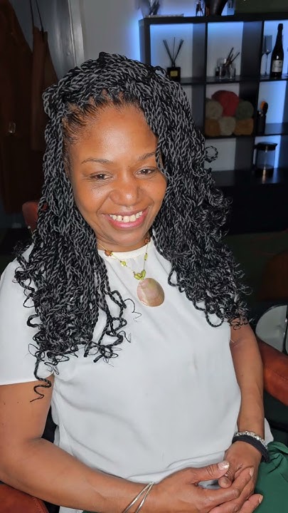  SMALL SENEGALESE TWISTS | HOW TO DO CROCHET BRAIDS - YouTube