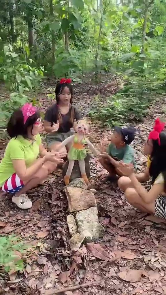 Vidio kocak dan gokil @nyaikembang1nyaikembang1 /bonekanya bisa hidup?