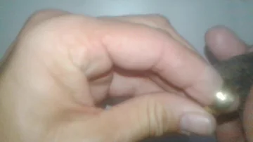 Como tirar riscos da aliança de ouro em casa?