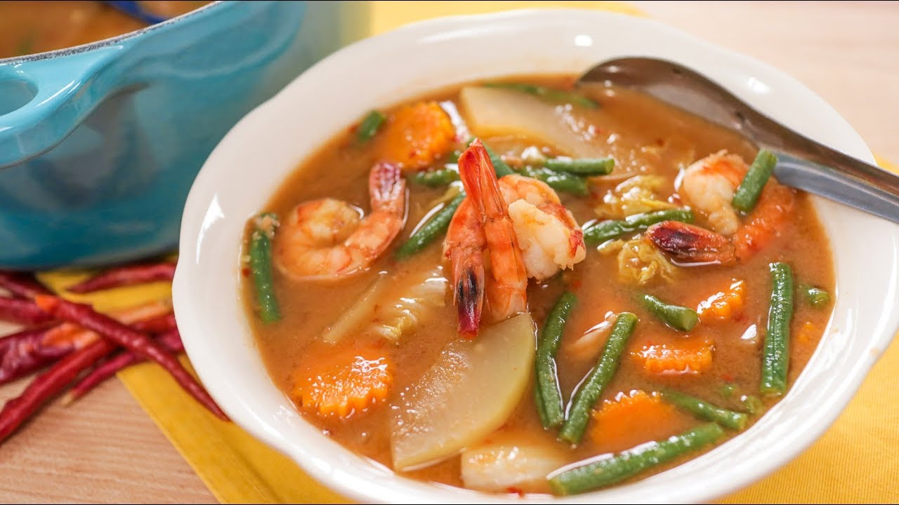 ⁣Sour Curry w/ Mixed Vegetables (Gaeng Som) Recipe แกงส้มกุ้งผักรวม | Thai Recipes