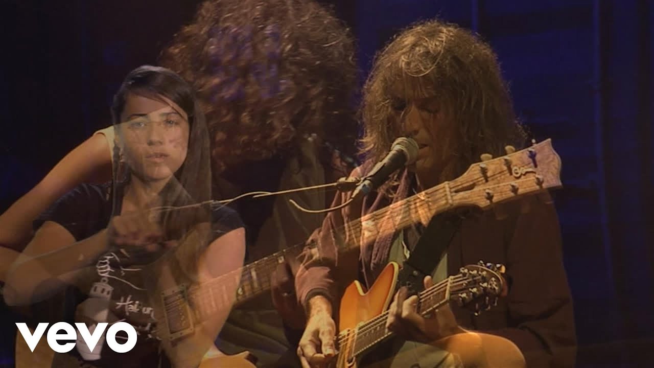 Watch Extremoduro - Experiencias de un Batracio (En Directo) on YouTube Watch Extremoduro - Experiencias de un Batracio (En Directo) on YouTube