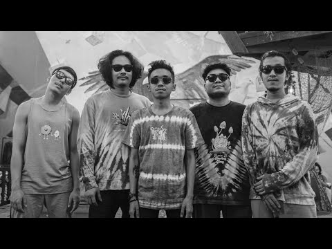 သင်းကွဲ​ဆောင်း (Kitchen Session) - The Peacists