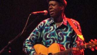 Video thumbnail of "Boubacar Traore - Mariama"