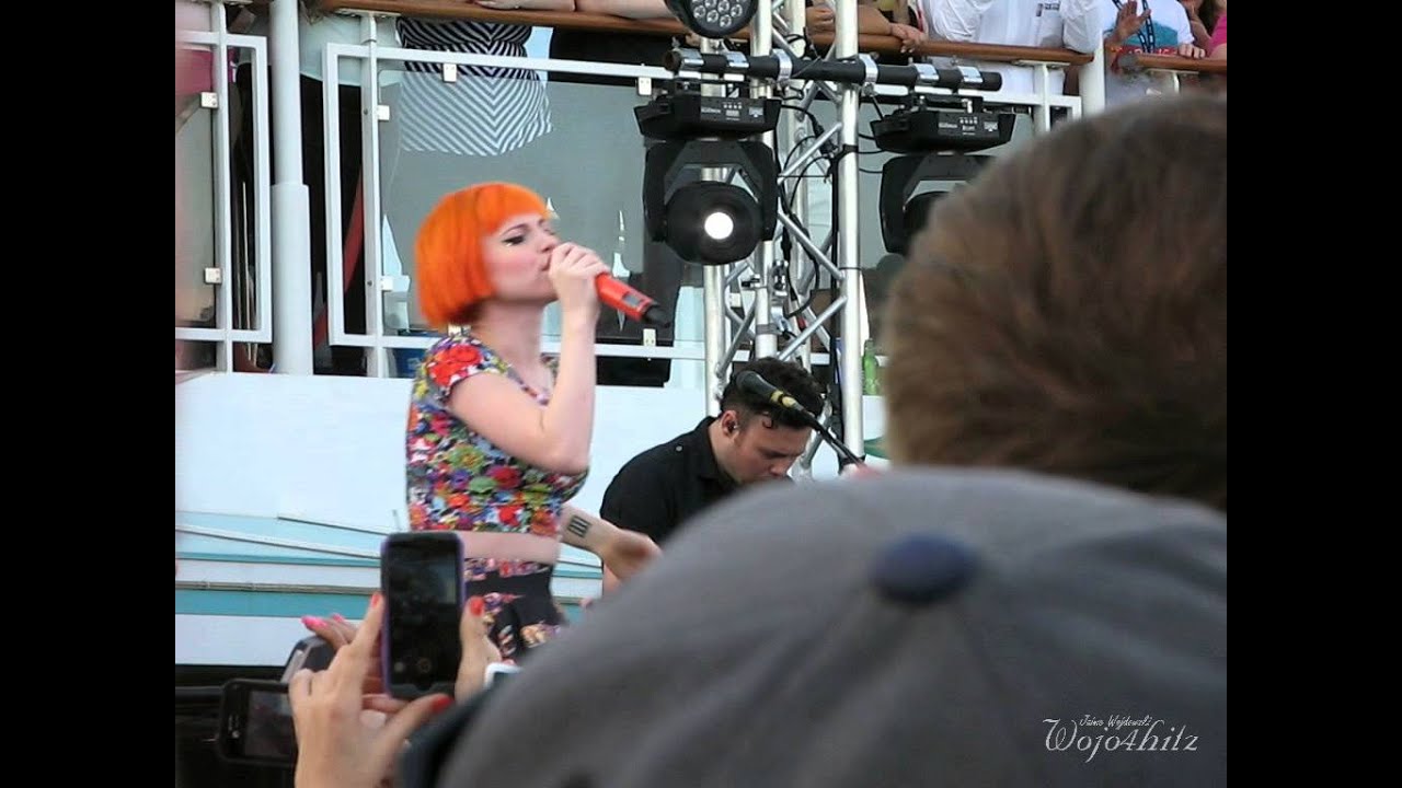 1/7 Paramore - For a Pessimist I'm Pretty Optimistic + Emergency @ Parahoy Show #1 3/07/14