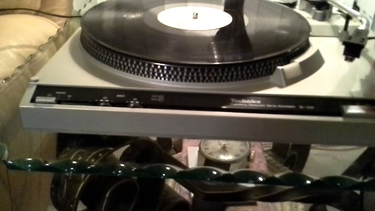 Technics sl-220 turntable