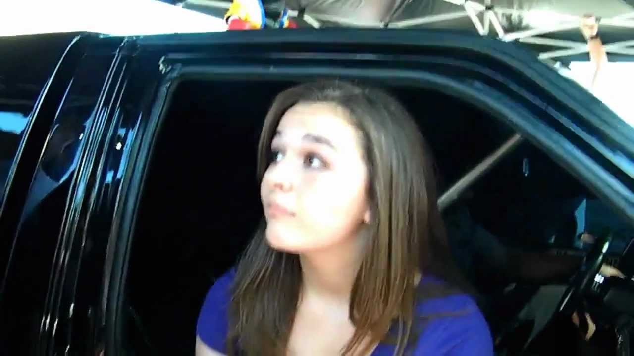 Девушка и сабвуфер HD - YouTube