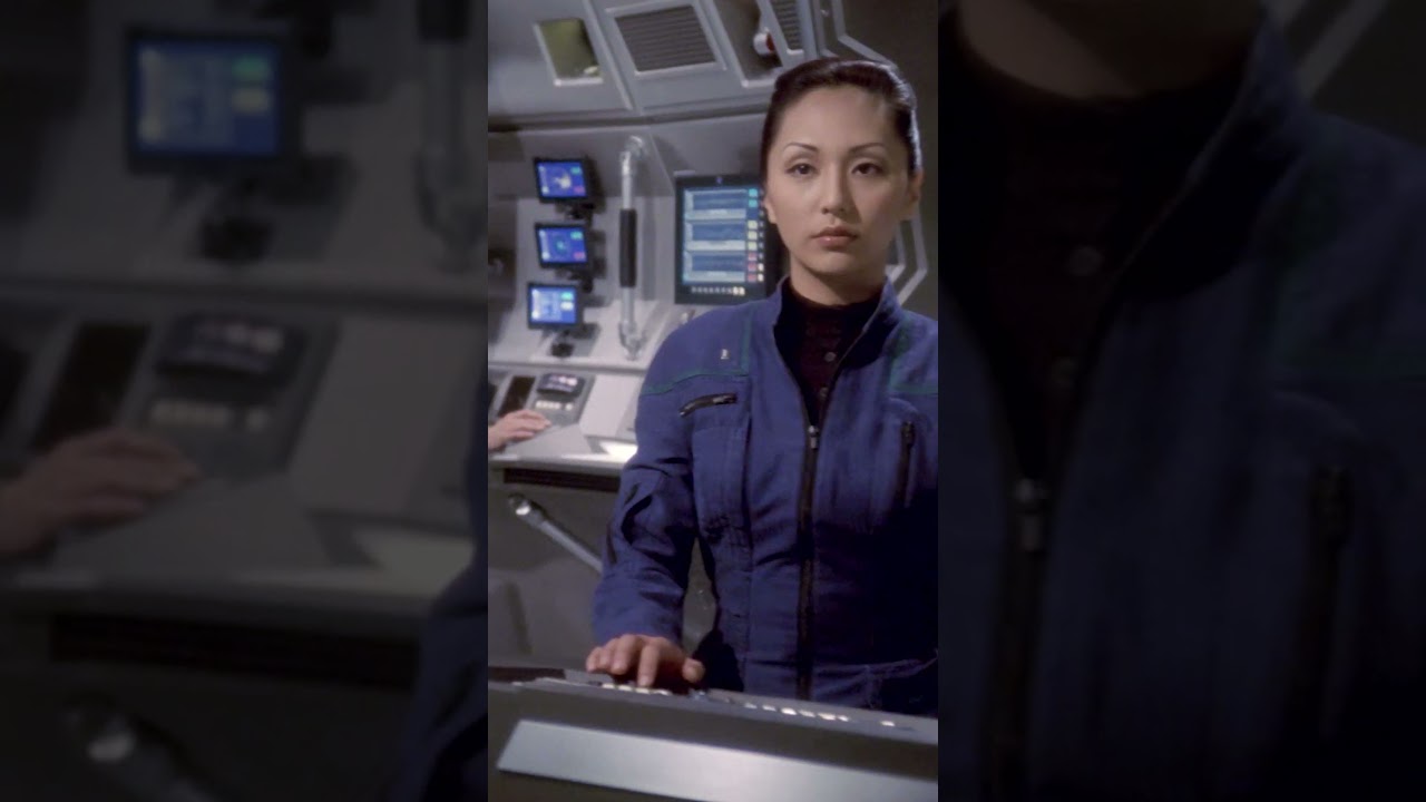 T'pol finds a planet to explore 