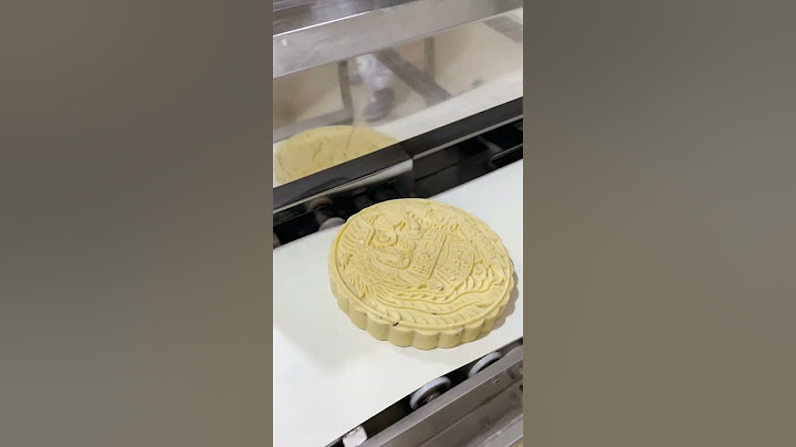 How Many Workers In The Mooncake Factory Are Slacking Off? #delicious #mooncake #shorts