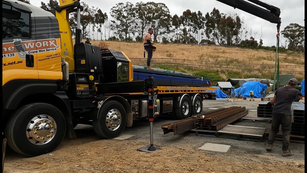 Workshop Build part 5, Finishing the ground works - YouTube