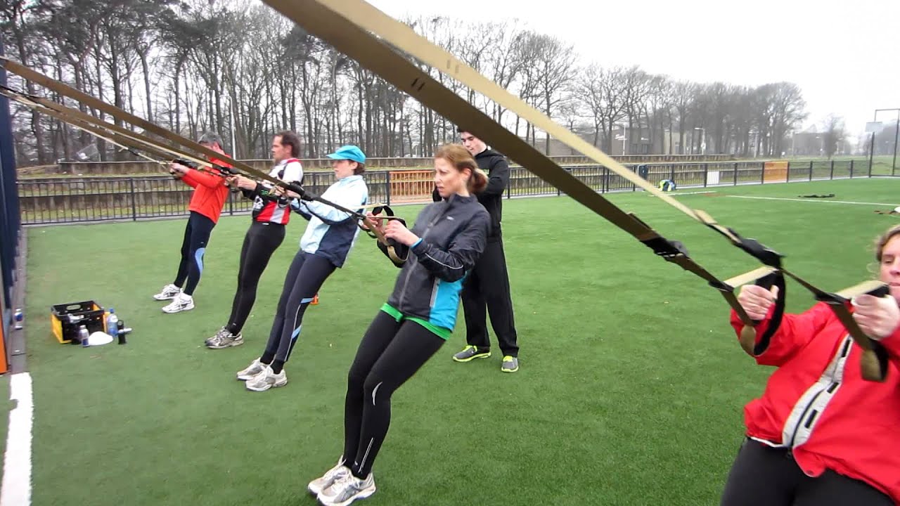 Rug training met trx suspension tijdens bootcamp in tilburg reeshof.MOV