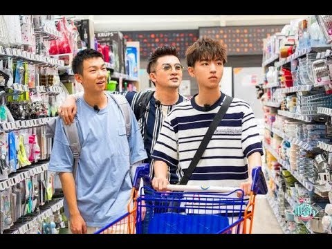 《中餐厅2》舒淇为饮品拍照时，王俊凯好心提醒被吐槽伤人