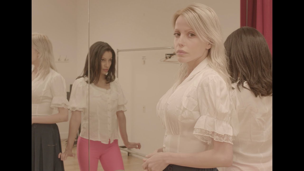 Reinek: Marslight - Valentine's Day Edition, Starring Julianne Michelle and Wandalese Miranda