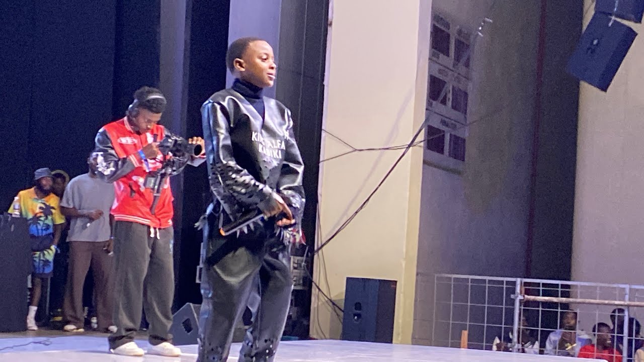 King Alfa Kadiki aratidza anorema kudarika Ngwere Diki at Raymer album launch @ aquatic complex