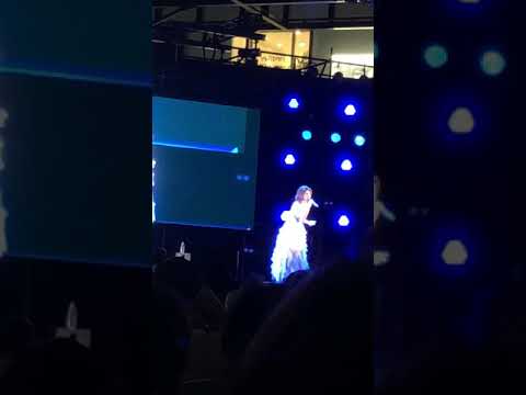 大分駅でMay J.！アナと雪の女王！