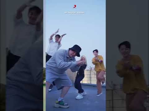 Video 'SEE TÌNH' CÙNG ĐIỆU NHẢY 'SORRY SORRY' ĐANG XÂM CHIẾM... - youtube