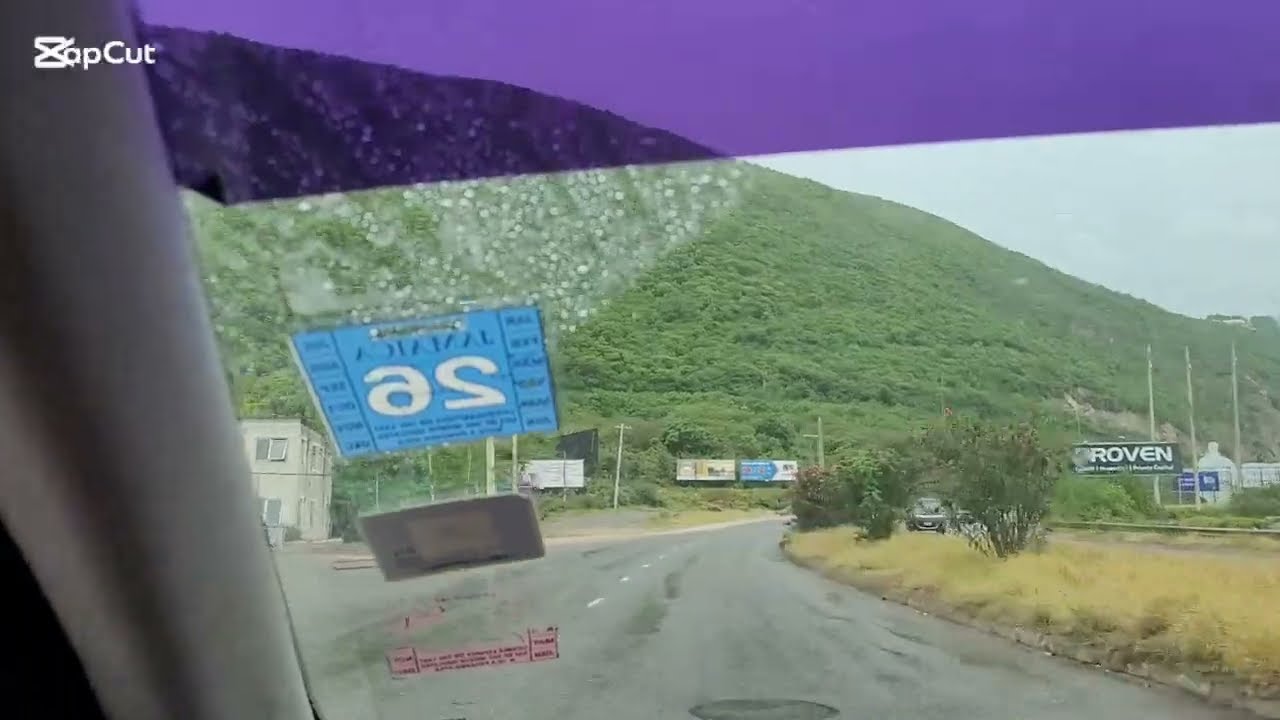 Traveling on the Harbour view Road. Over looking the sea 🌊. @