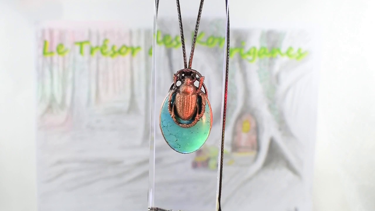 Pendentif Amasis   scarabée plaqué cuivre et agate