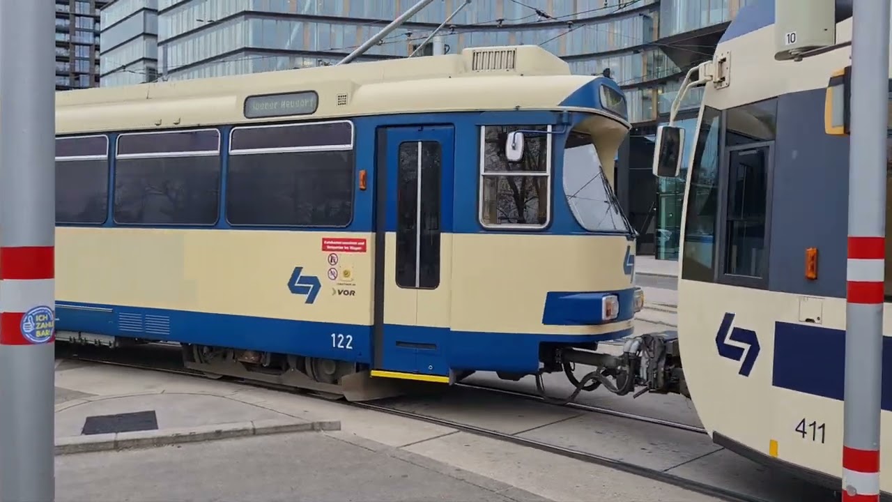 Am Quartier Belvedere ist viel los 😃 #badnerbahn #tram #wienerlinien