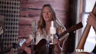 Folk Alley Sessions: Lula Wiles - "Hometown"