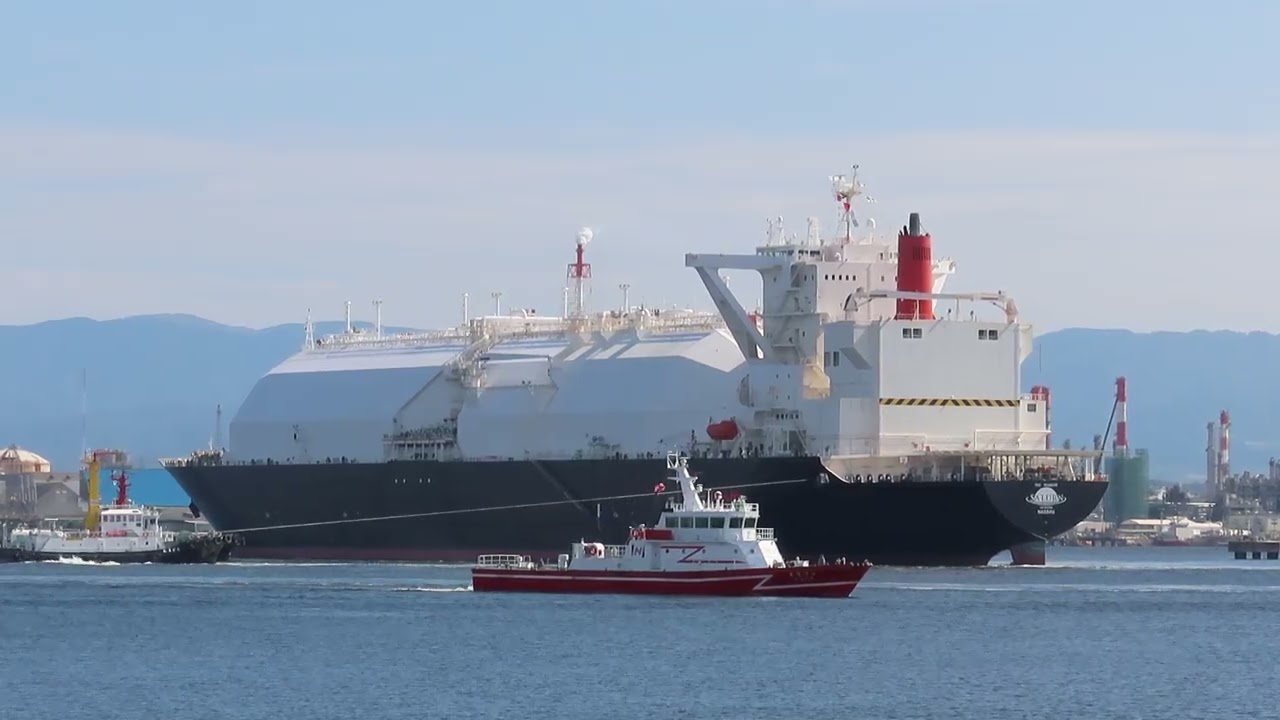 LNG SATURN　離岸・出港　LNGタンカー(Liquefied Natural Gas Tanker)