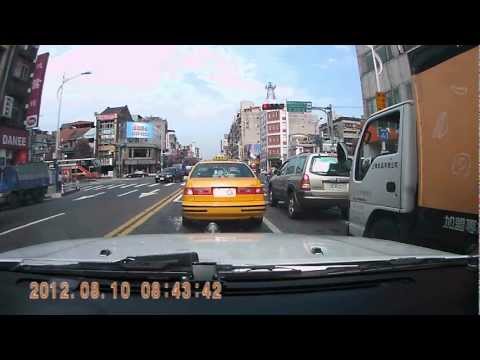 台北市民族西路快車道新設腳踏車道??~~驚險的8點44分!!!