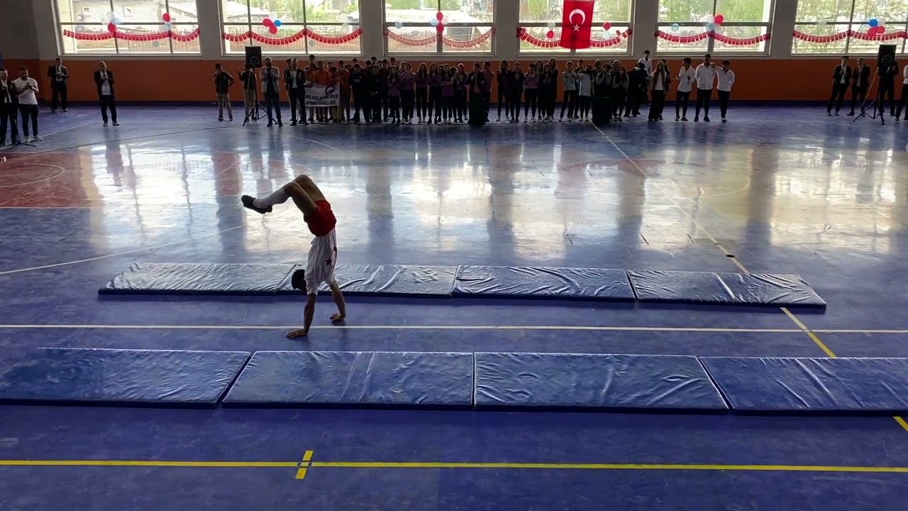 19 Mayıs jimnastik gösterişi ekibi :) ☺️