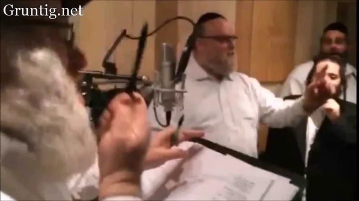 Michoel Schnitzler Recording In Studio |