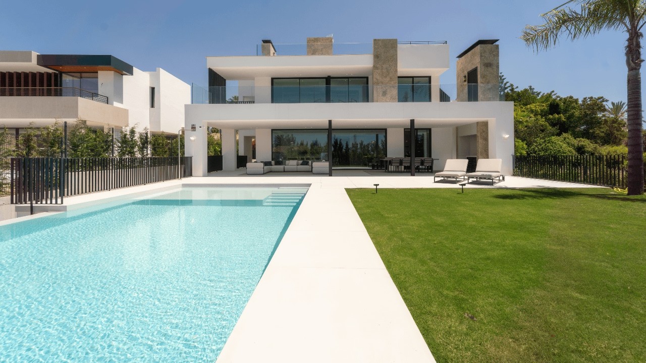 4.700.000€ NUEVA ANDALUCIA Marbella Villa 5 Beds DV3388