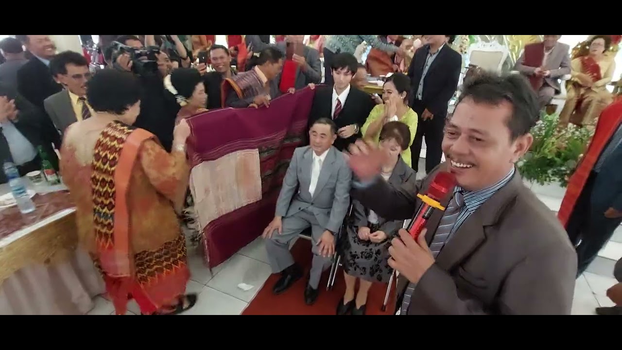 Pesta Perkawinan Adat Batak, datang Undangan Boru dari Warga Negara Jepan