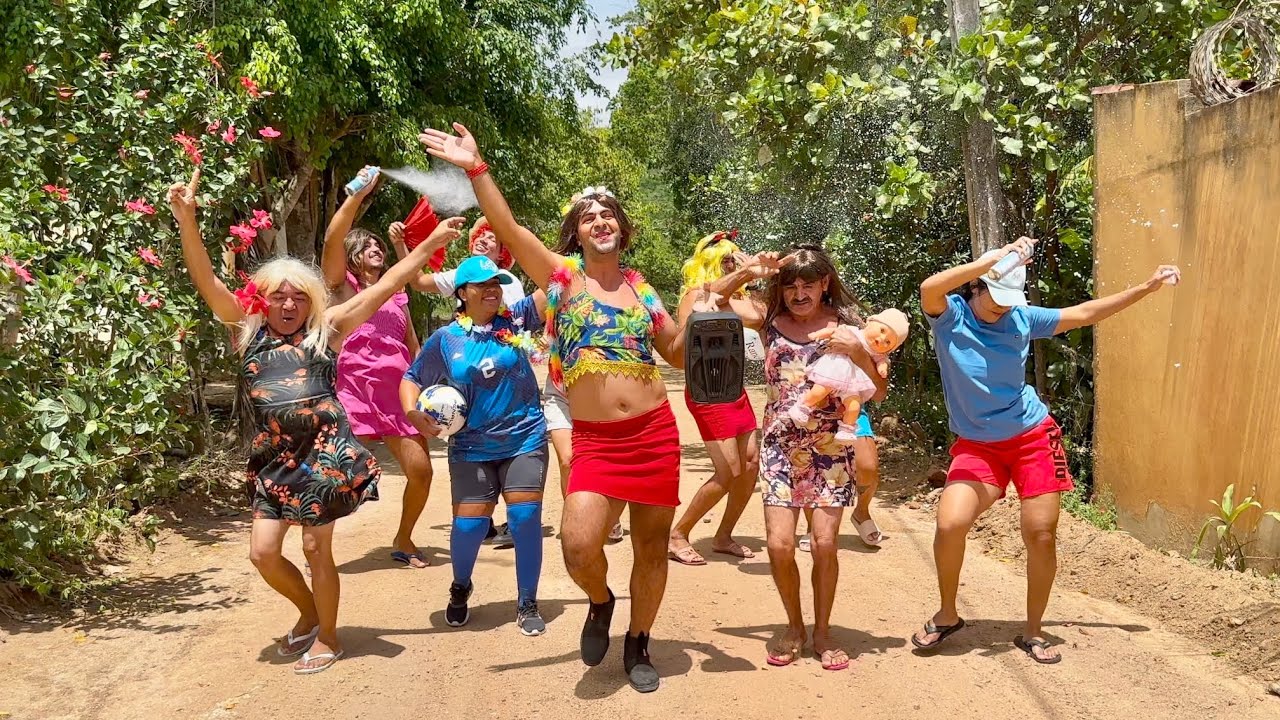 SEU BIU COMEMORA O CARNAVAL COM O BLOCO AS CATRAIAS