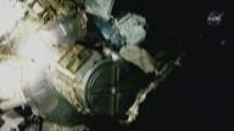 Astronauts install 2nd solar array in ISS spacewalk