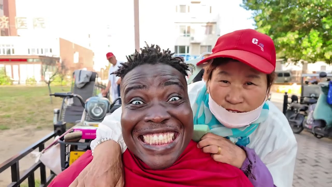 Cutting My Hair on Chinese Streets at 5am (Workers Earn $28/Day)#viral