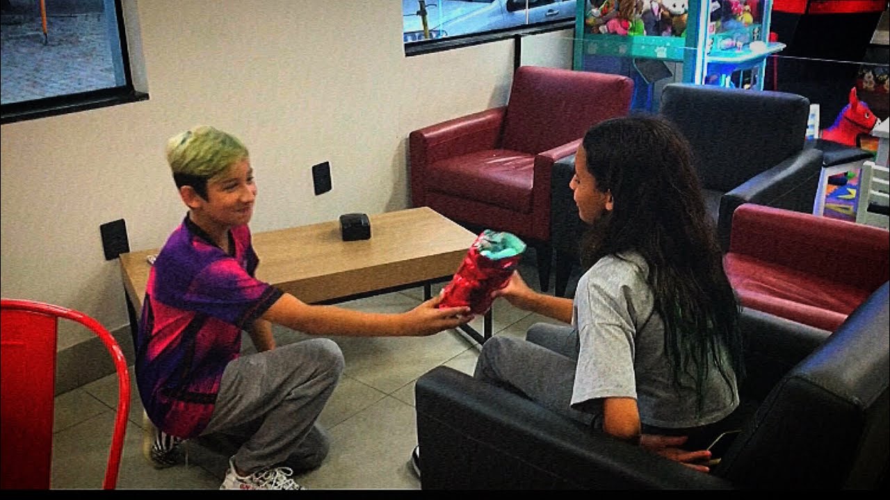 DEI UM SUPER PRESENTE PRA MINHA NAMORADA E ELA GOSTOU MUITO😊