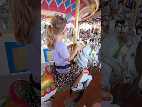 Carousel 🎠 Cute Girl 💃 having fun 💕