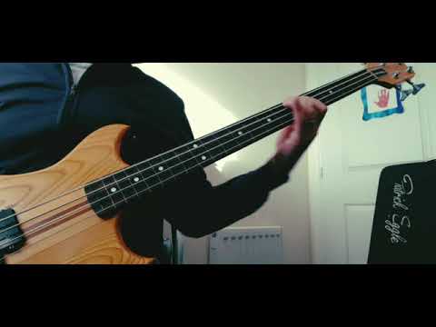 Fretless bass guitar
