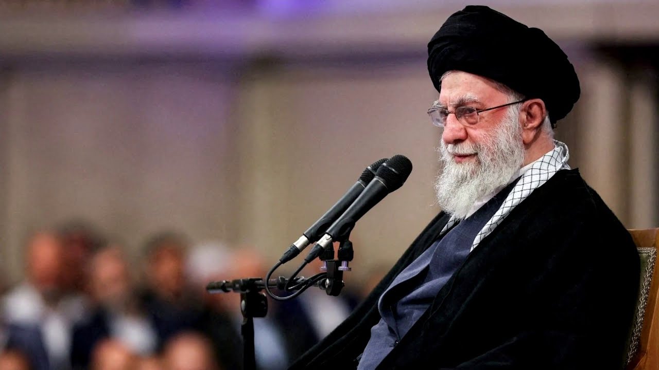 التلفزيون الإيراني يعلن مقتل خامنئي.. والحكومة تعلن الحداد 40 يوما