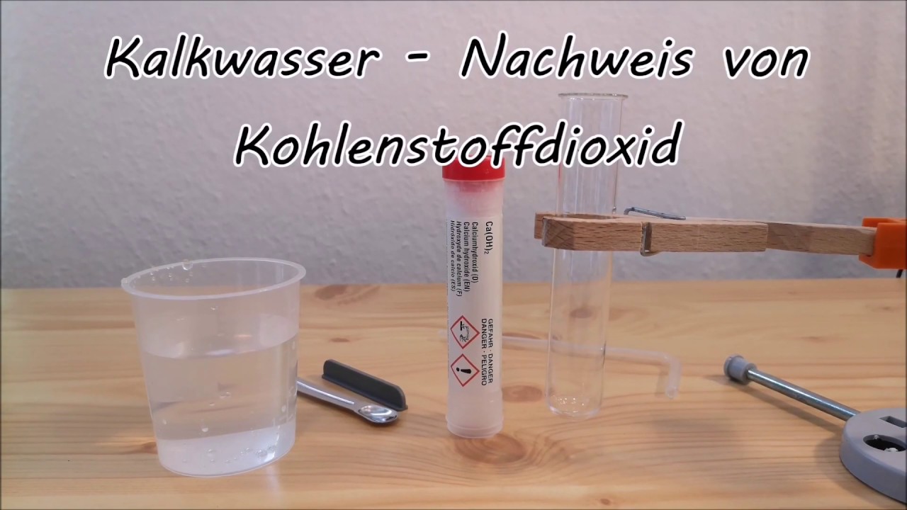 Nachweis von Kohlenstoffdioxid mit Kalkwasser! - YouTube