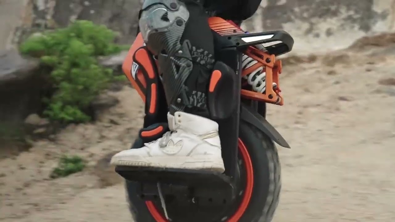 Electric Unicycles Australia — Built for Any Terrain | E-RIDERZ