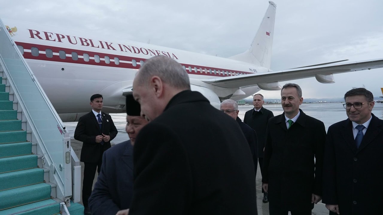 Tiba di Ankara Turki, Presiden Prabowo Disambut Presiden Erdogan.