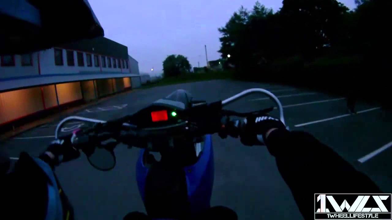 Supermoto 1 hander to standup circle wheelie [SMOKEY] 1WheelLifeStyle