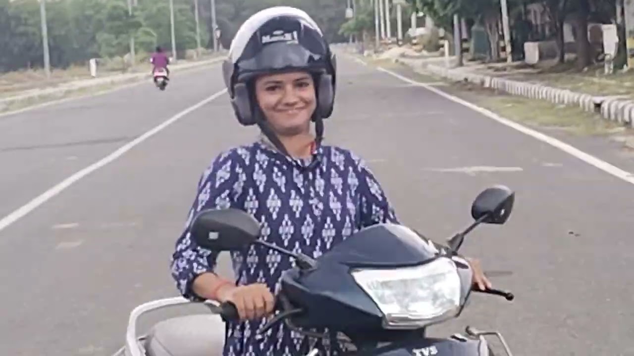 स्कूटी सीख के बानी दोनों mam आत्मनिर्भर  📱9818979163 रोहिणी दिल्ली
