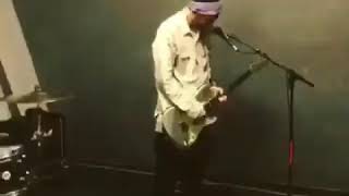 Red Hot Chili Peppers - Feasting On The Flowers - Backstage Jam