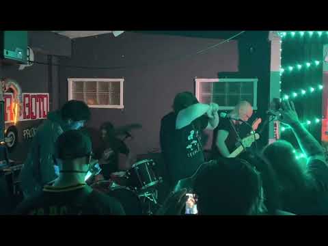 city of caterpillar - a heart filled reaction to dissatisfaction (live @ mr roboto)