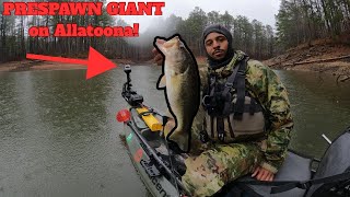 Prespawn Bass Fishing on Lake Allatoona in March! (Cold Front Bite)