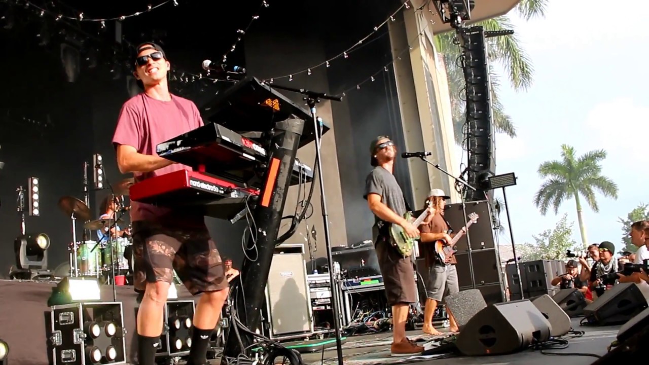 stick-figure-fire-on-the-horizon-live-at-sunset-cove-amphitheater