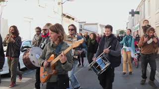 De Leau Jaillit Le Feu Bande-Annonce