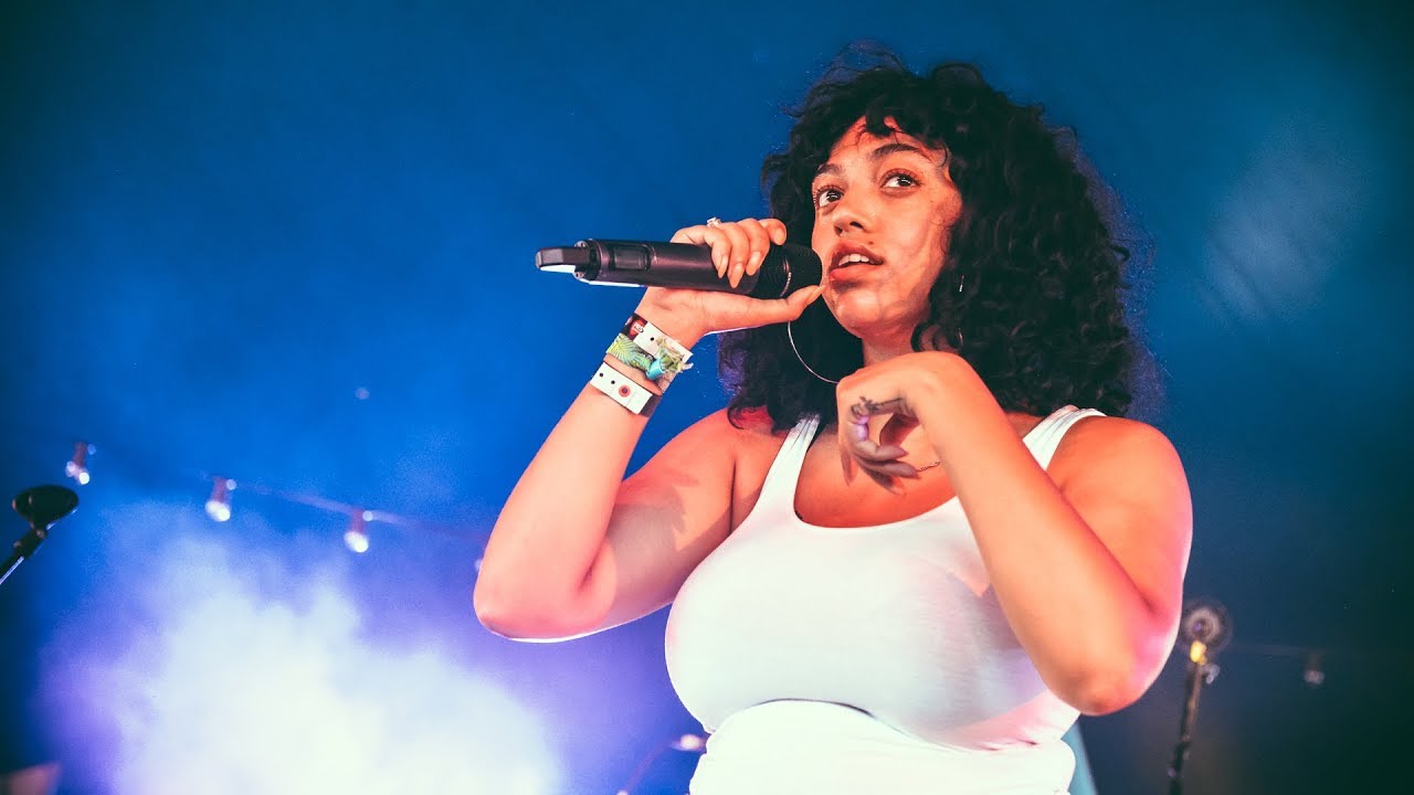 introducing my family Mahalia - I Wish I Missed My Ex (Glastonbury 2019)