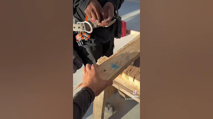 Challenge for measuring #carpenter #construccion #safety #shorts #work #wood #canada #dewalt