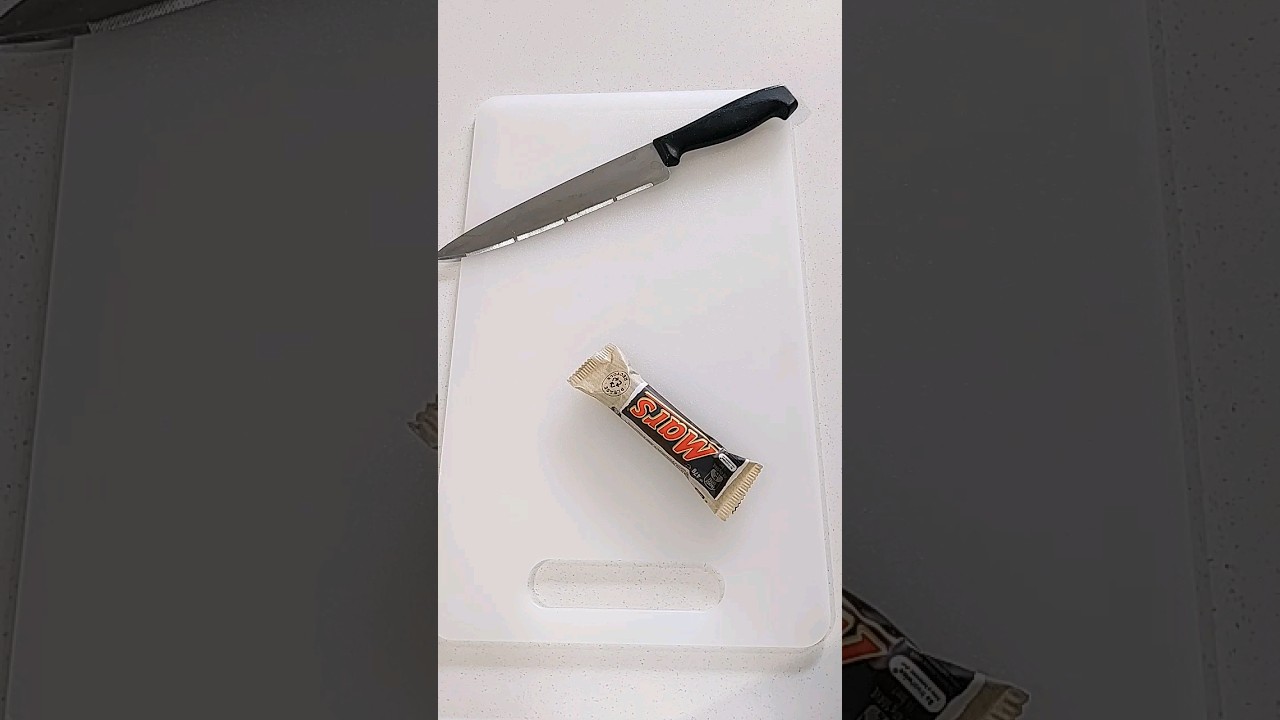 The PROPER way to eat a Mars Bar 